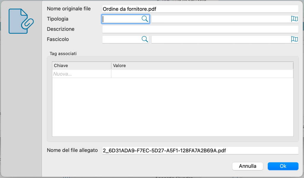 Interfaccia per l'inserimento di metadati di un file PDF con campi per nome originale, tipologia, descrizione, fascicolo e tag associati.
